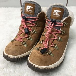 Sorel Big Kids Youth Out And About Kids Snow Sneakers Laced Boots size 4 Brown